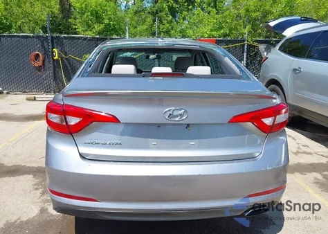 2015 Hyundai Sonata Se z USA, uszkodzony, nr VIN 5NPE24AF4FH169296